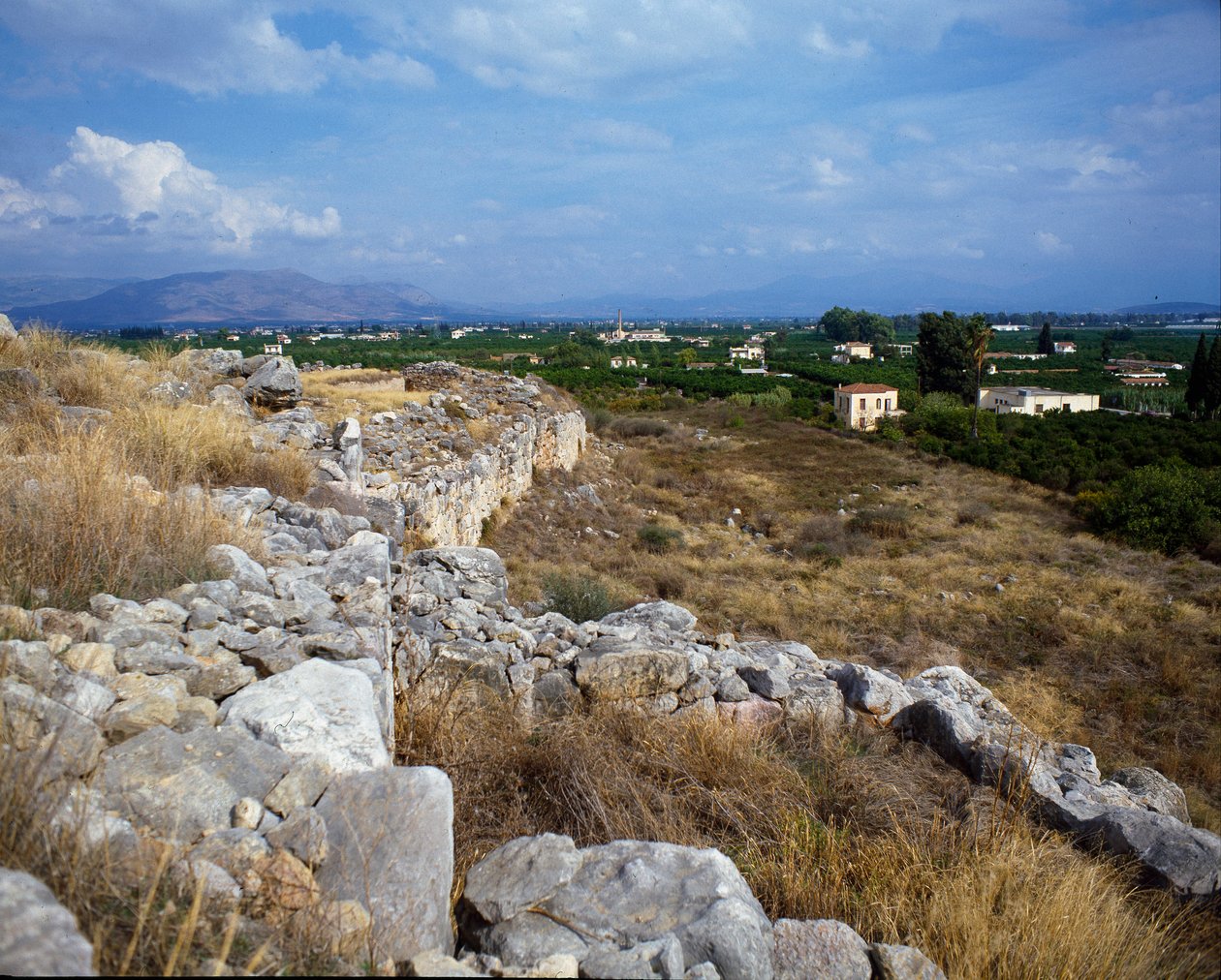 Ruiny twierdzy cytadeli: miejsce starożytnego miasta Tirynthe, około 1200 pne. Grecja autorstwa Mycenaean