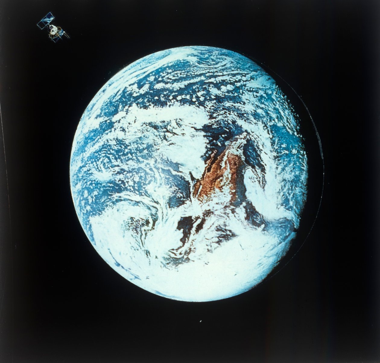 Ziemia z kosmosu, lata 80. XX wieku. autorstwa NASA Images