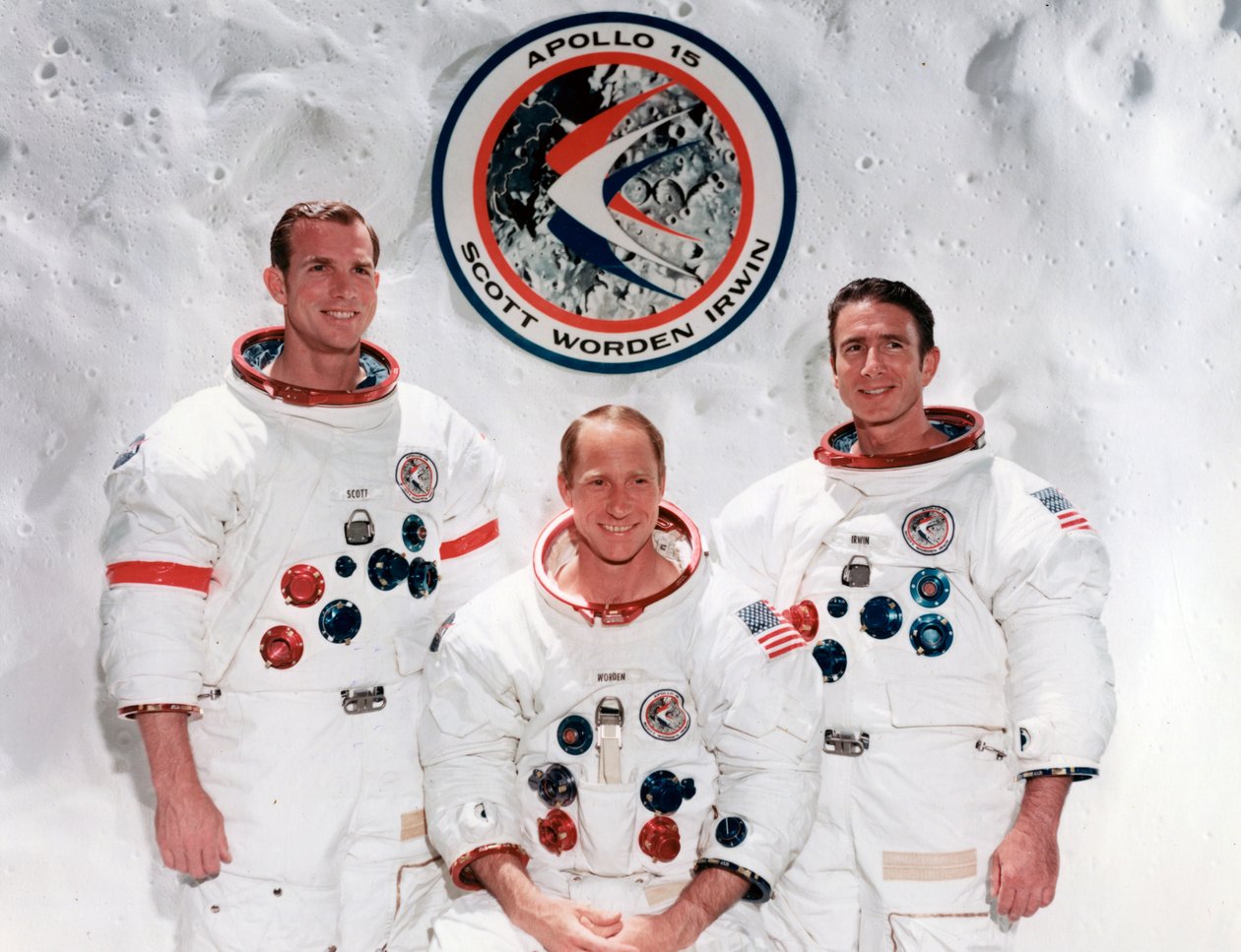 Załoga misji Apollo 15 w Manned Spacecraft Center, Houston, Teksas, 1971. autorstwa NASA Images