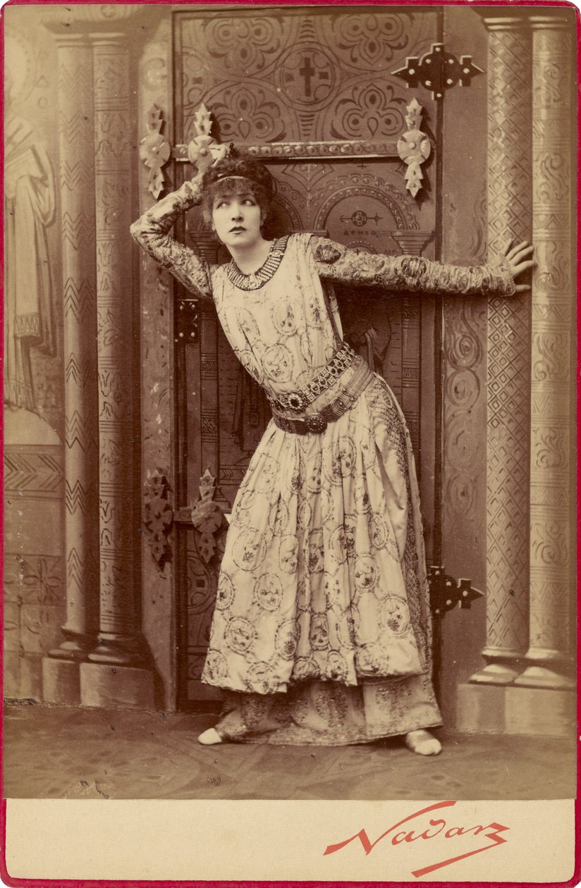 [Sarah Bernhardt jako cesarzowa Teodora w "Teodorze" Sardou]. autorstwa Nadar [Gaspard Félix Tournachon]