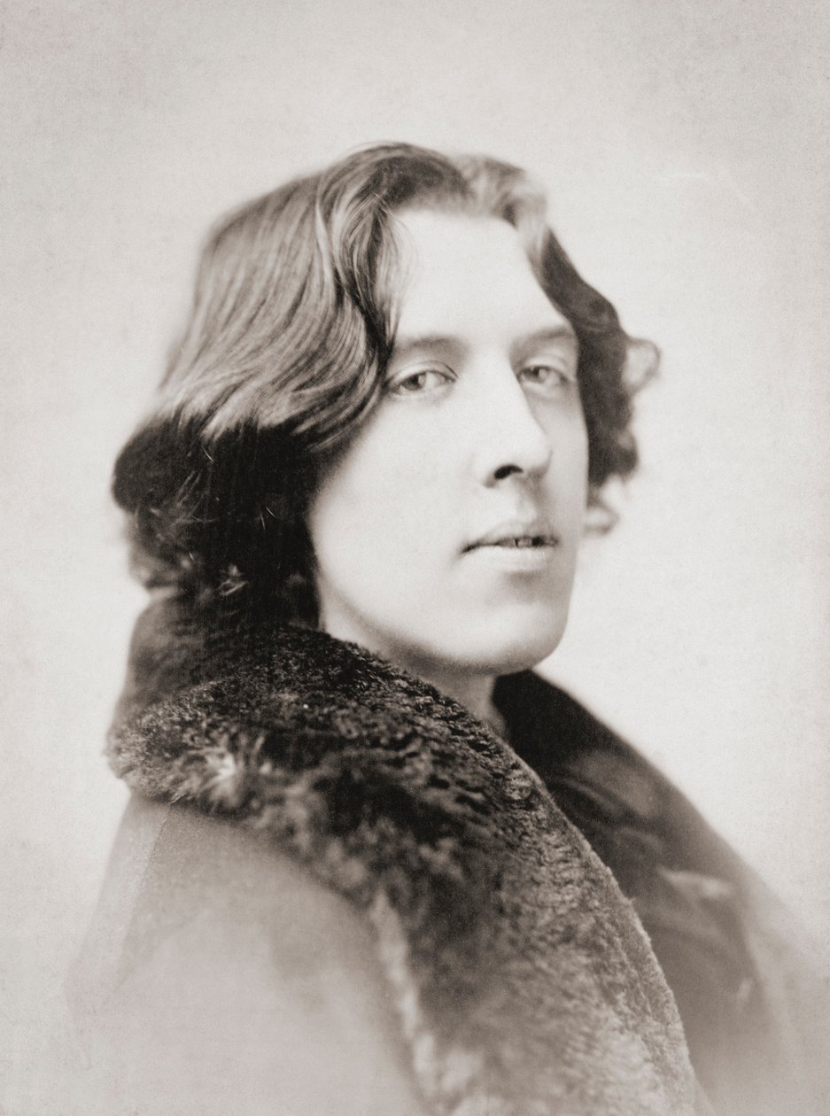 Oscar Wilde, wczesne lata 80. XIX wieku (zdjęcie czarno-białe) autorstwa Napoleon Sarony