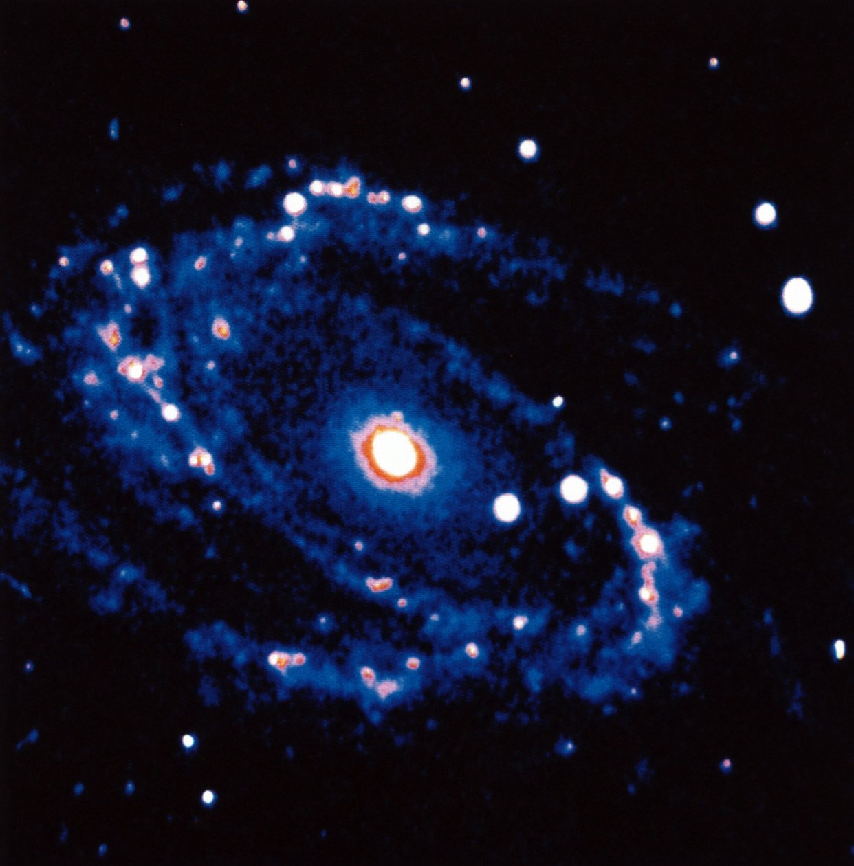 Galaktyka spiralna M81 w gwiazdozbiorze Niedźwiedzicy Mniejszej. Galaktyka około 12 milionów lat świetlnych od Ziemi Photograph. Zdjęcie NASA autorstwa National Aeronautics and Space Administration National Aeronautics and Space Administration