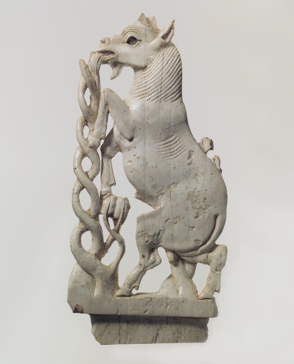 Ażurowa tablica meblowa z kozą hodowlaną, ok. IX-VIII w. p.n.e. autorstwa Neo Assyrian