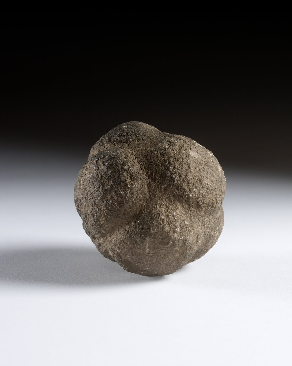 Rzeźbiona kula, późny neolit, Szkocja, ok. 3750-2000 pne autorstwa Neolithic