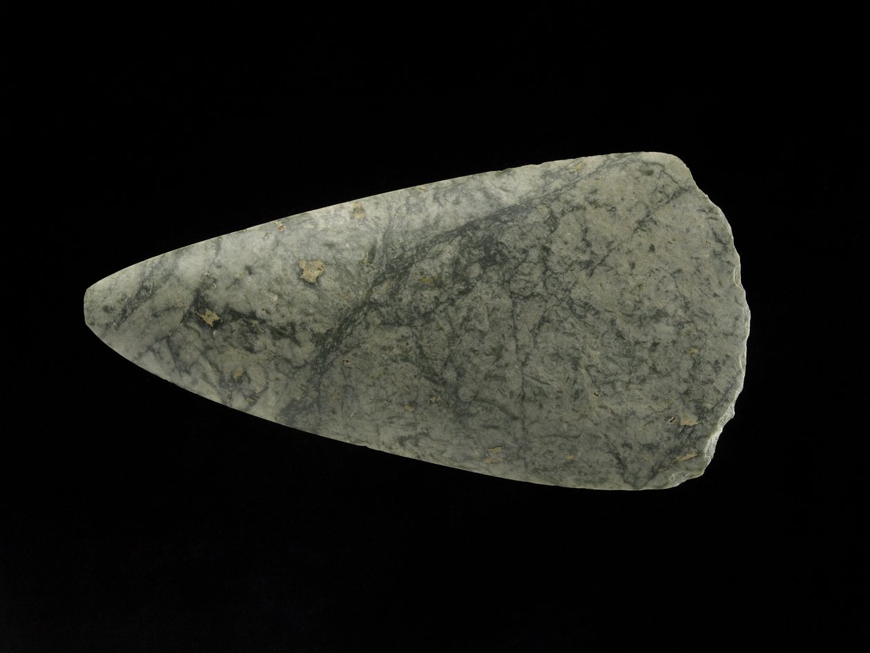 Jadeitowy topór, okres neolitu (Europa Środkowa), ok. 5500-ok. 1800 pne (jadeit) autorstwa Neolithic