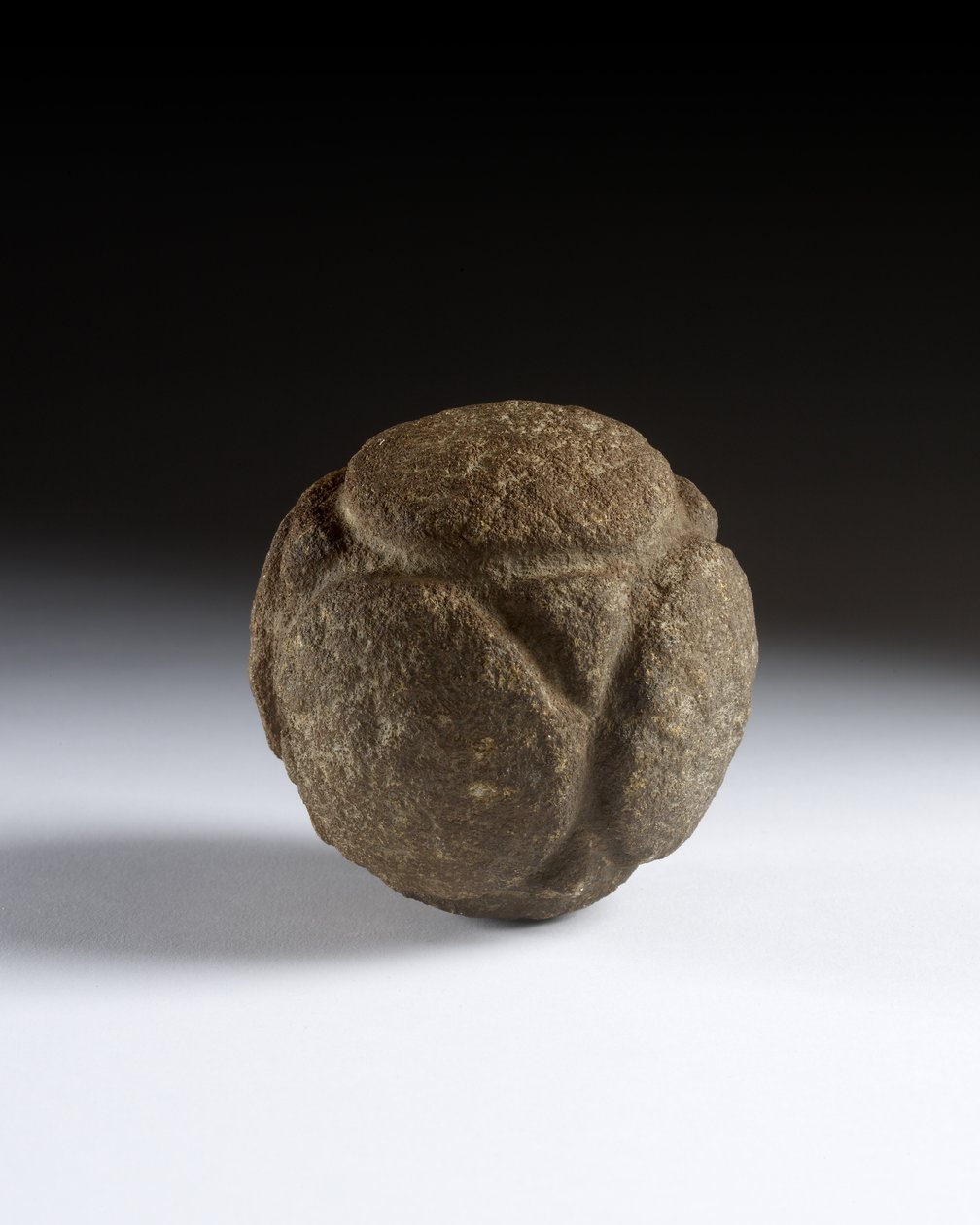 Rzeźbiona kula, późny neolit, Szkocja, ok. 3750-2000 pne autorstwa Neolithic