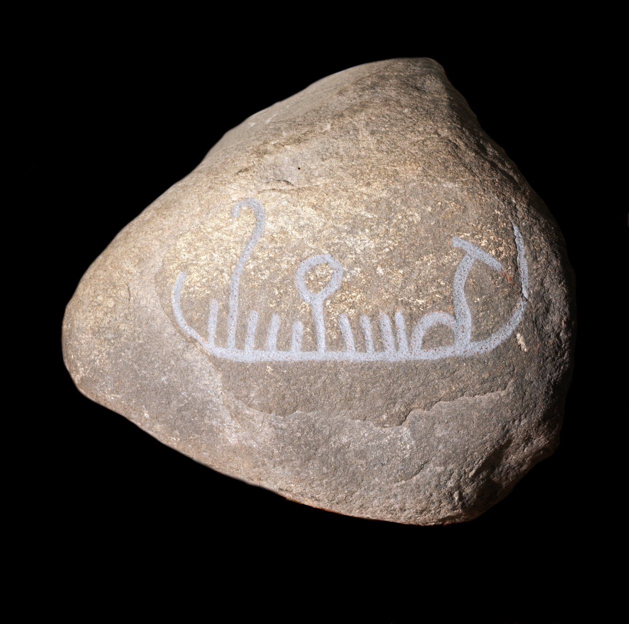 Szwedzkie neolityczne graffiti przedstawiające statek. Sztokholmskie Muzeum Historyczne Suede autorstwa Neolithic Neolithic