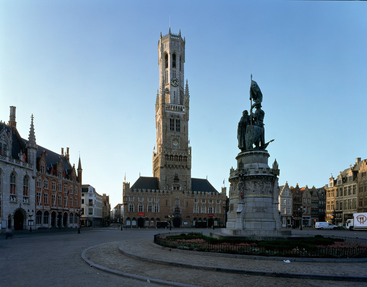 Widok na Dzwonnicę, Halle i Rynek autorstwa Netherlandish School