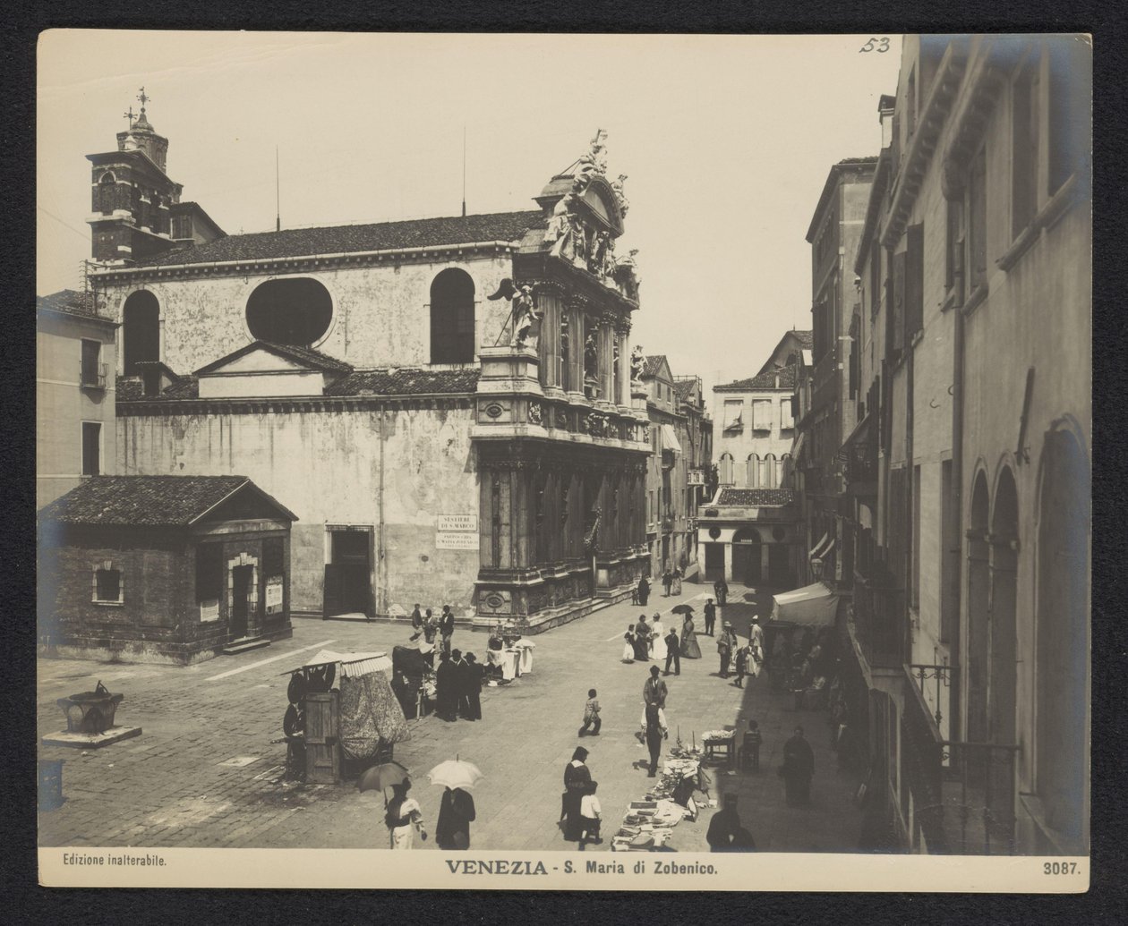 Na zewnątrz Santa Maria Zobenigo w Wenecji Venezia - S. Maria di Zobenico (tytuł na obiekcie) autorstwa Neue Photographische Gesellschaft