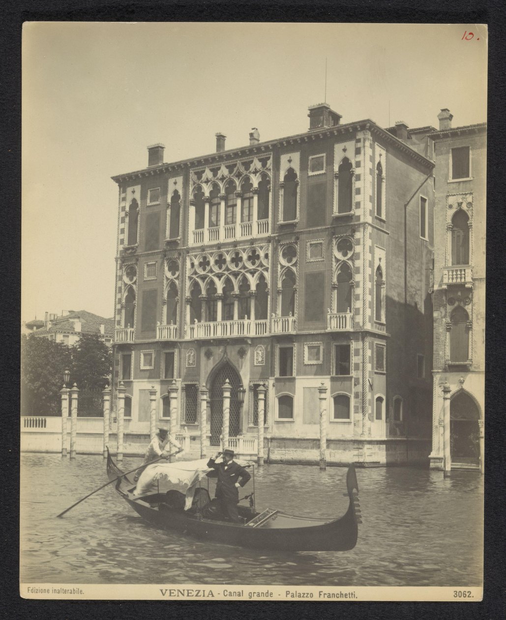 Exterieur van het Palazzo Cavalli-Franchetti te Venetië Wenecja - Canal Grande - Palazzo Franchetti (tytuł na obiekcie) autorstwa Neue Photographische Gesellschaft