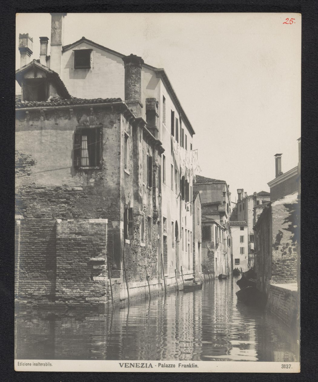 Kanał w Wenecji Wenecja - Palazzo Franklin (tytuł na obiekcie) autorstwa Neue Photographische Gesellschaft