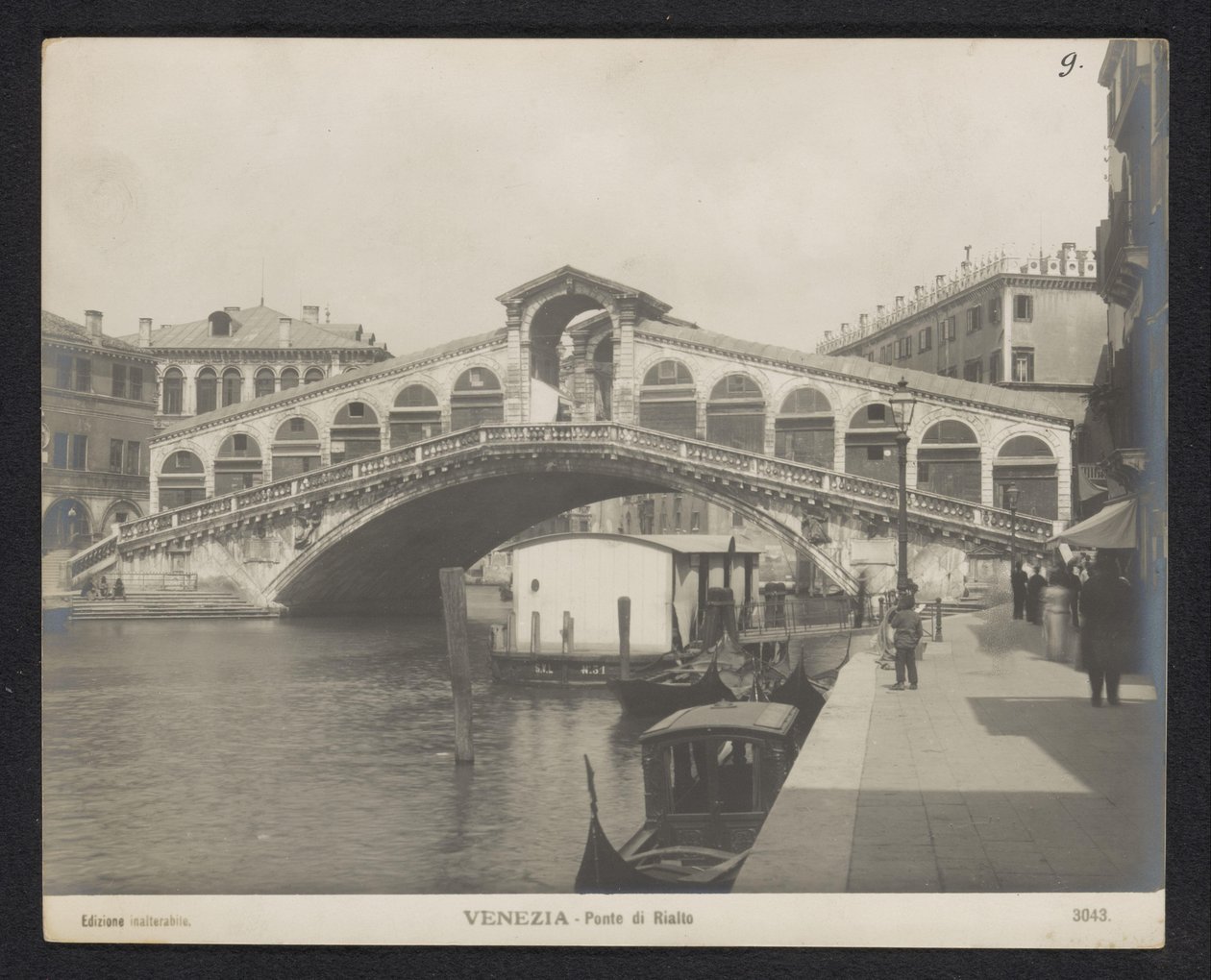 Rialtobrug w Wenecji Wenecja - Most Rialto (tytuł na obiekcie) autorstwa Neue Photographische Gesellschaft