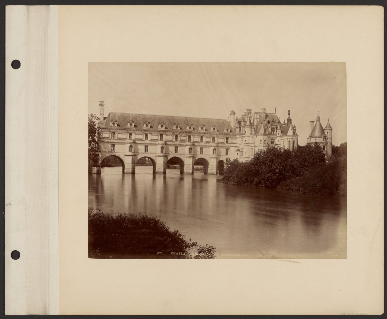 Zamek Chenonceau, fasada wschodnia autorstwa Neurdein freres