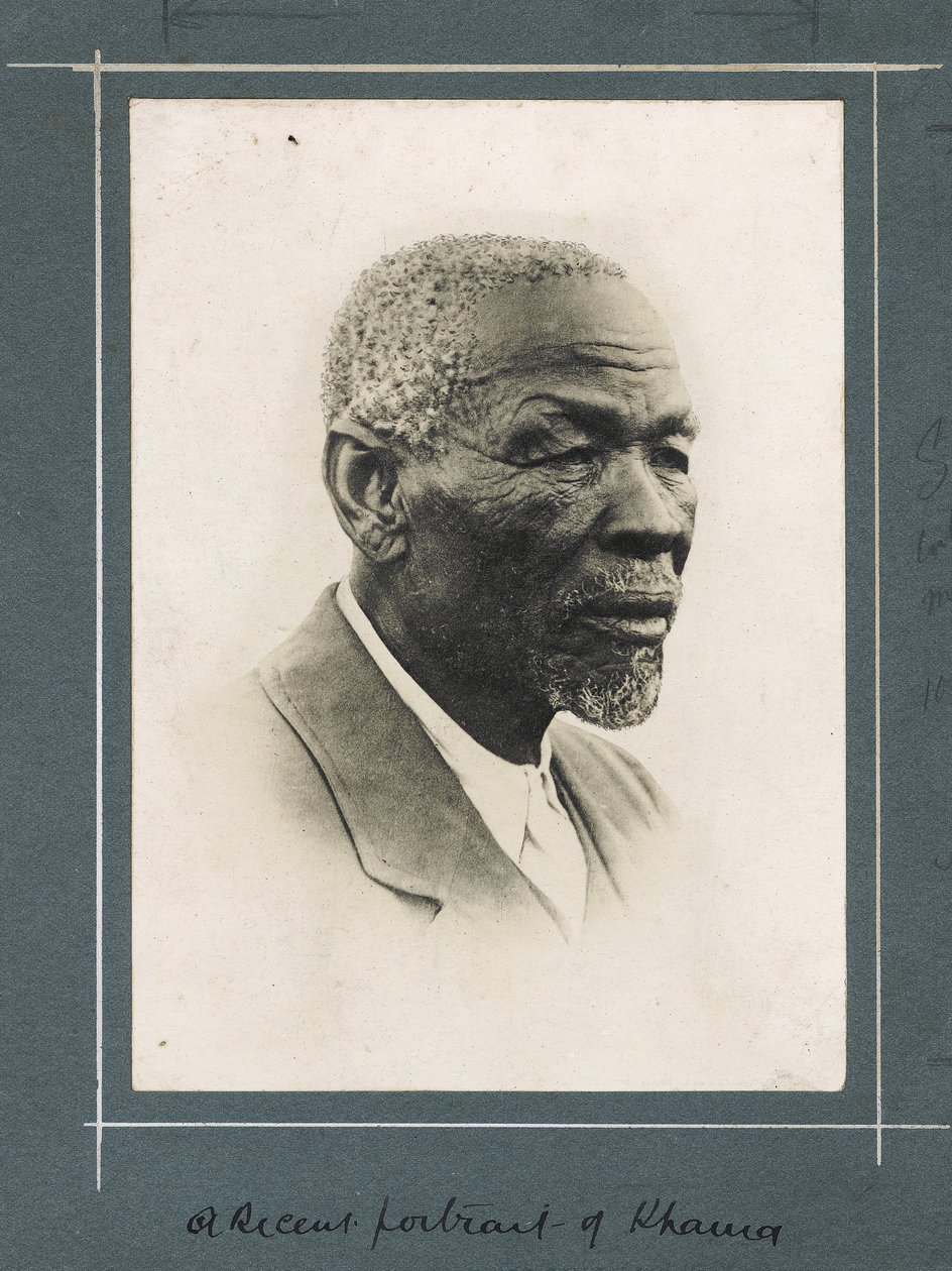 Niedawny portret Khamy, 1921 (odbitka żelatynowo-srebrowa) autorstwa Neville Jones