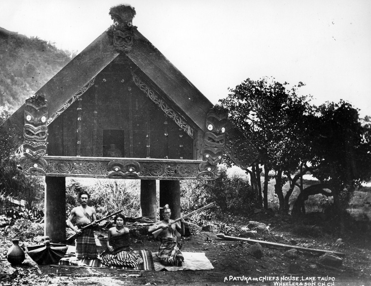 Patuka lub Chiefs House, Lake Taupo, Nowa Zelandia, ok. 1863-80 autorstwa New Zealander Photographer
