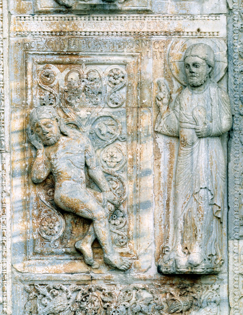Historia Adama i Ewy, od strony południowej ganku zachodniego, ok. 1120-38 detal marmurowy z 236811 autorstwa Nicholaus