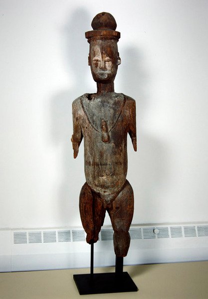 Posąg mężczyzny, Urhobo (drewno) autorstwa Nigerian