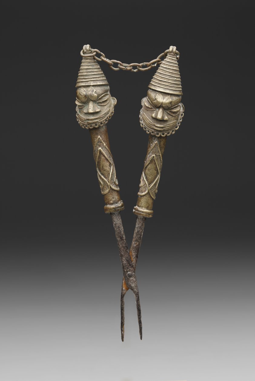 Figurowane szczypce do rytuałów Oshugbo Society (odlew ze stopu miedzi i żelaza) autorstwa Nigerian Nigerian