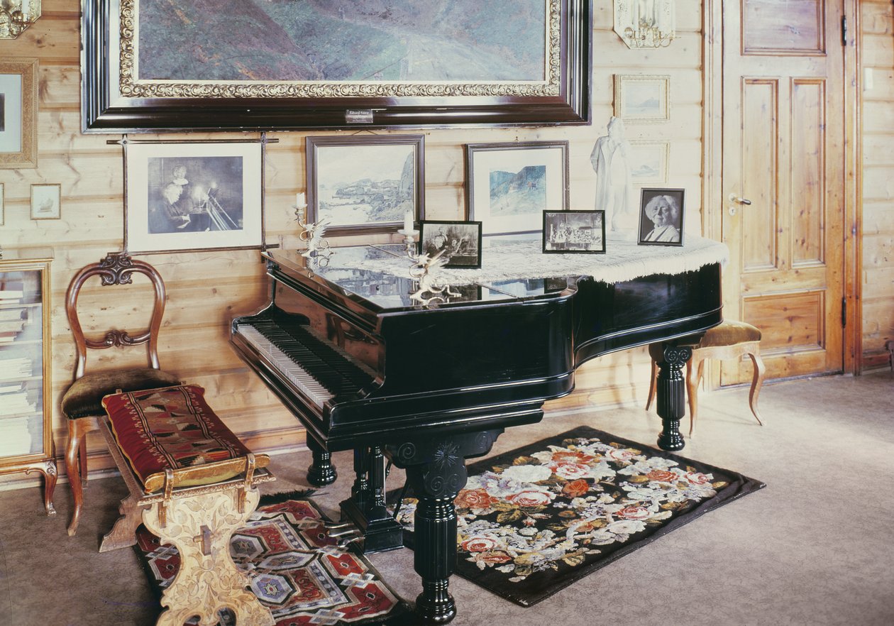 Wnętrze salonu w domu Edvarda Griega (1843-1907) autorstwa Norwegian School