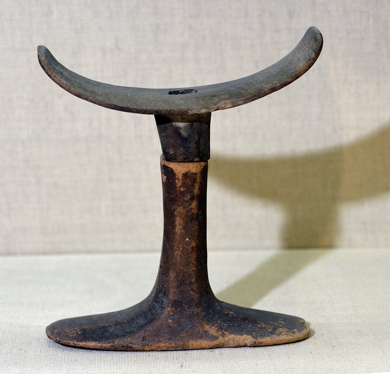 Zagłówek, ok. 2500-2100 pne autorstwa Old Kingdom Egyptian