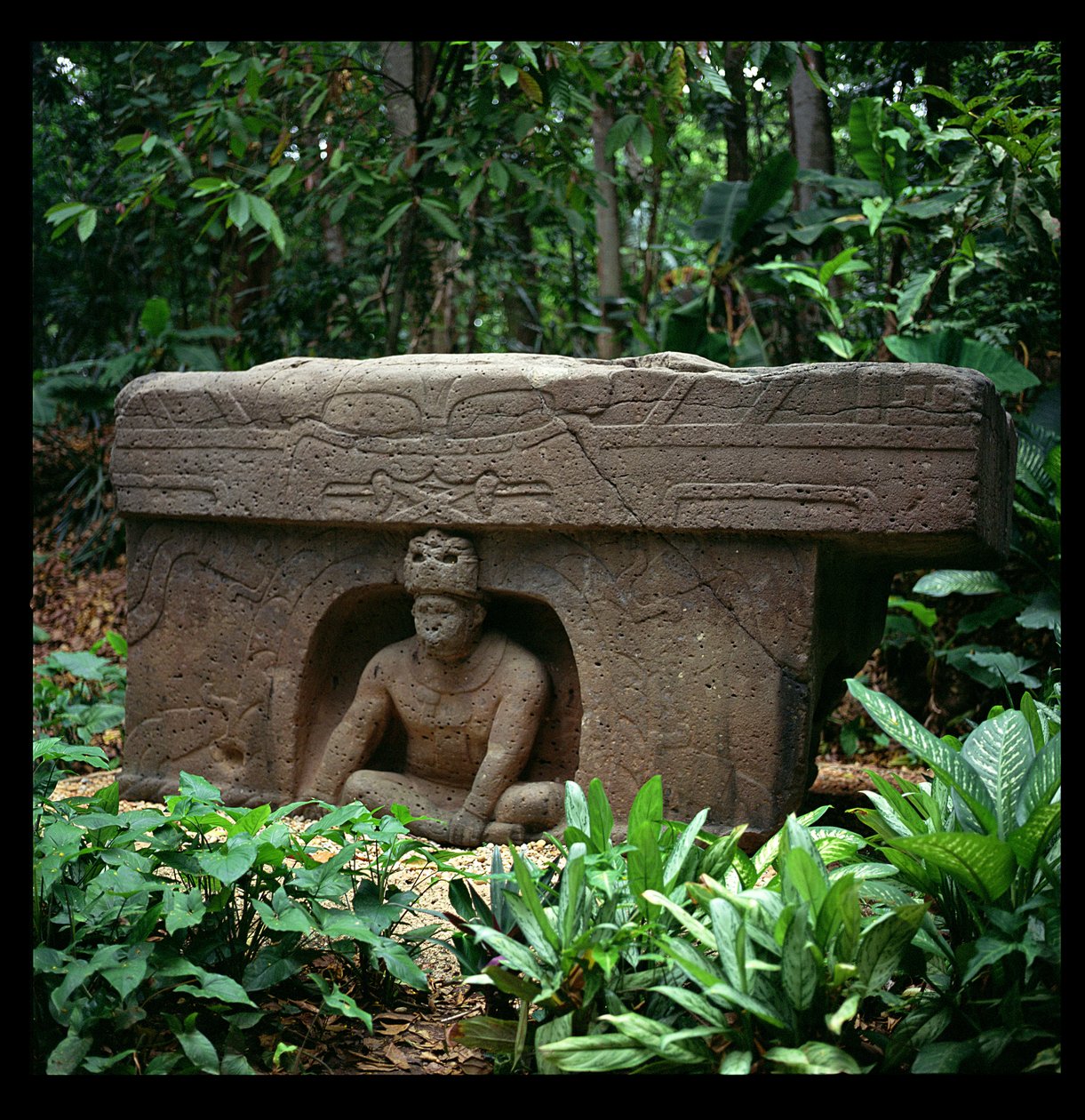 Ołtarz 4, Okres przedklasyczny autorstwa Olmec
