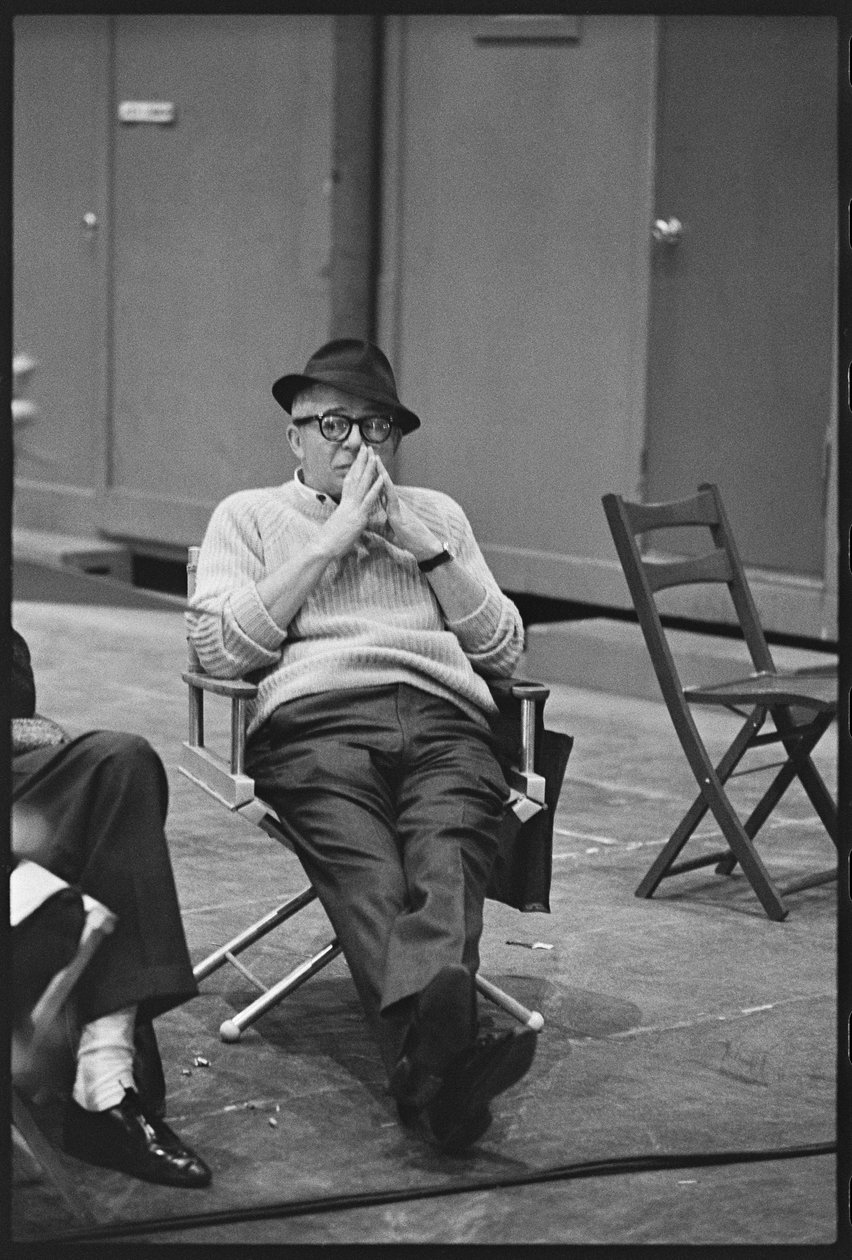 Billy Wilder na planie „Ciasteczko z wróżbą” autorstwa Orlando Suero
