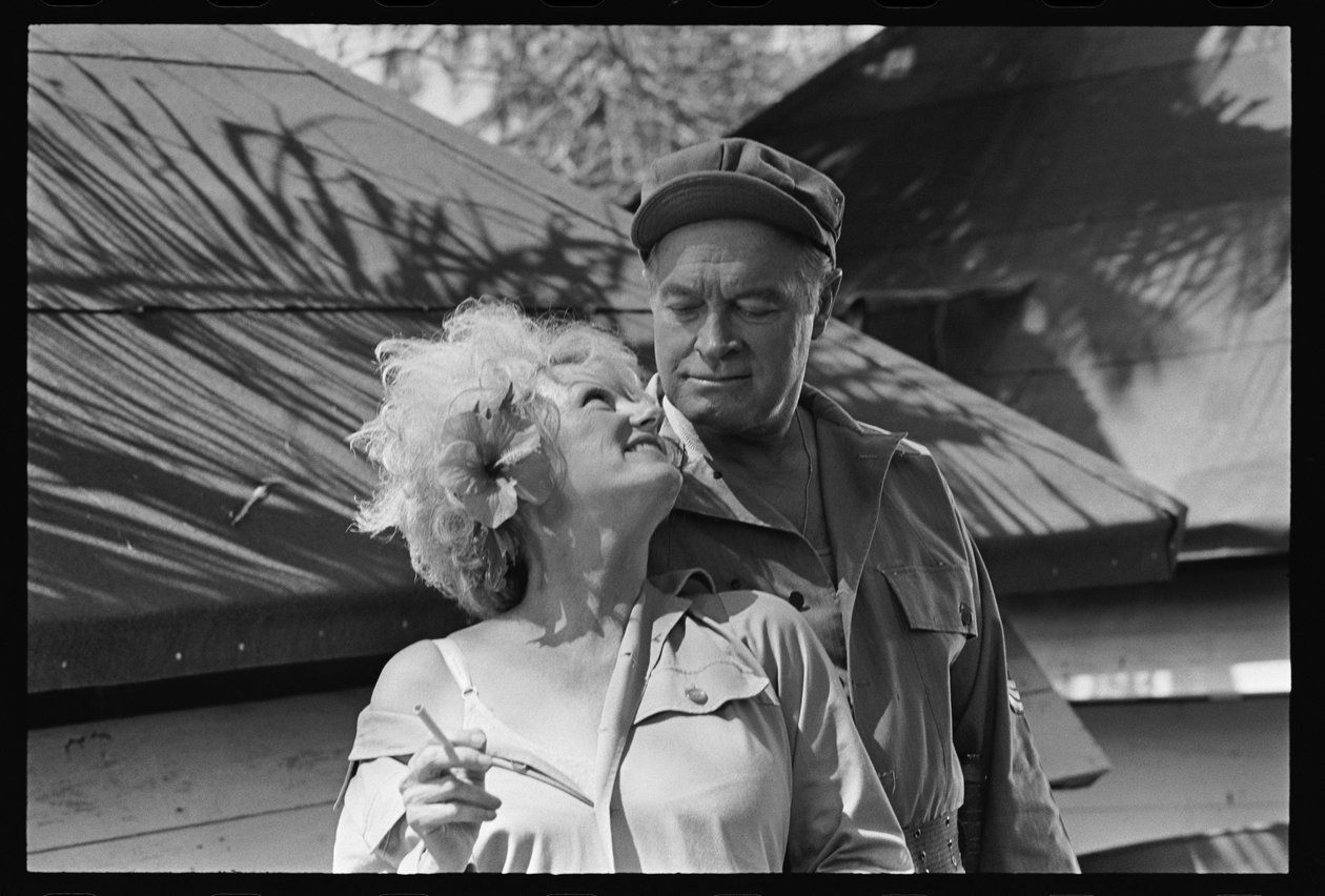 Bob Hope i Phyllis Diller na planie „Prywatnej marynarki wojennej sierżanta O