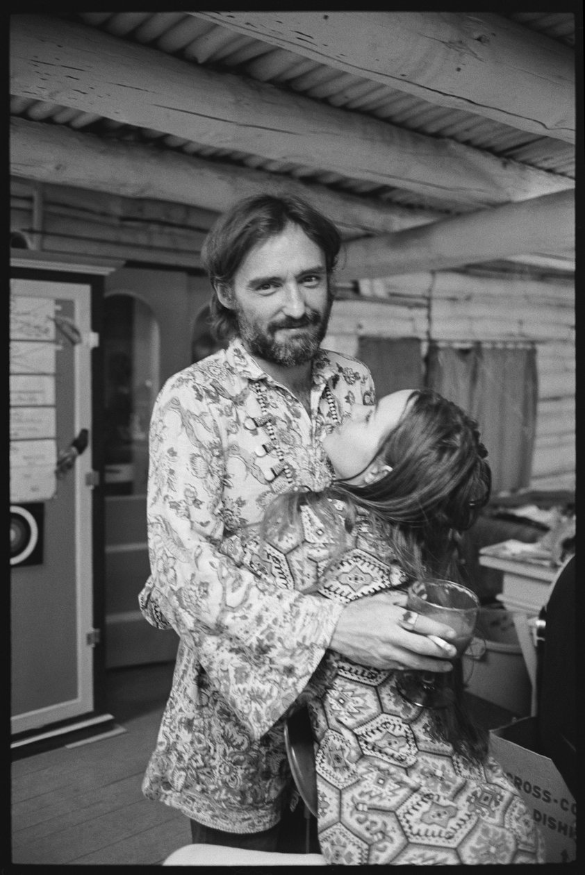 Dennis Hopper i żona Michelle Phillips w domu w Nowym Meksyku autorstwa Orlando Suero