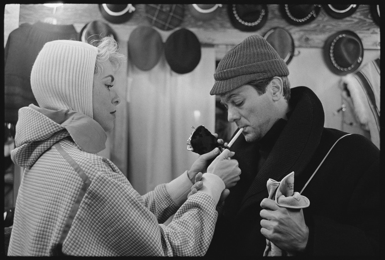 Janet Leigh i Tony Curtis na Zimowych Igrzyskach Olimpijskich w Squaw Valley w Kalifornii autorstwa Orlando Suero