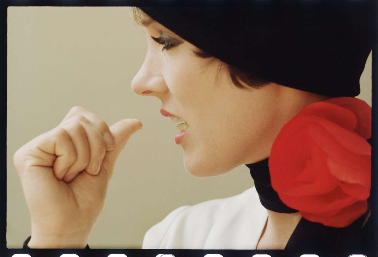 Julie Andrews na planie „Thoroughly Modern Millie” autorstwa Orlando Suero