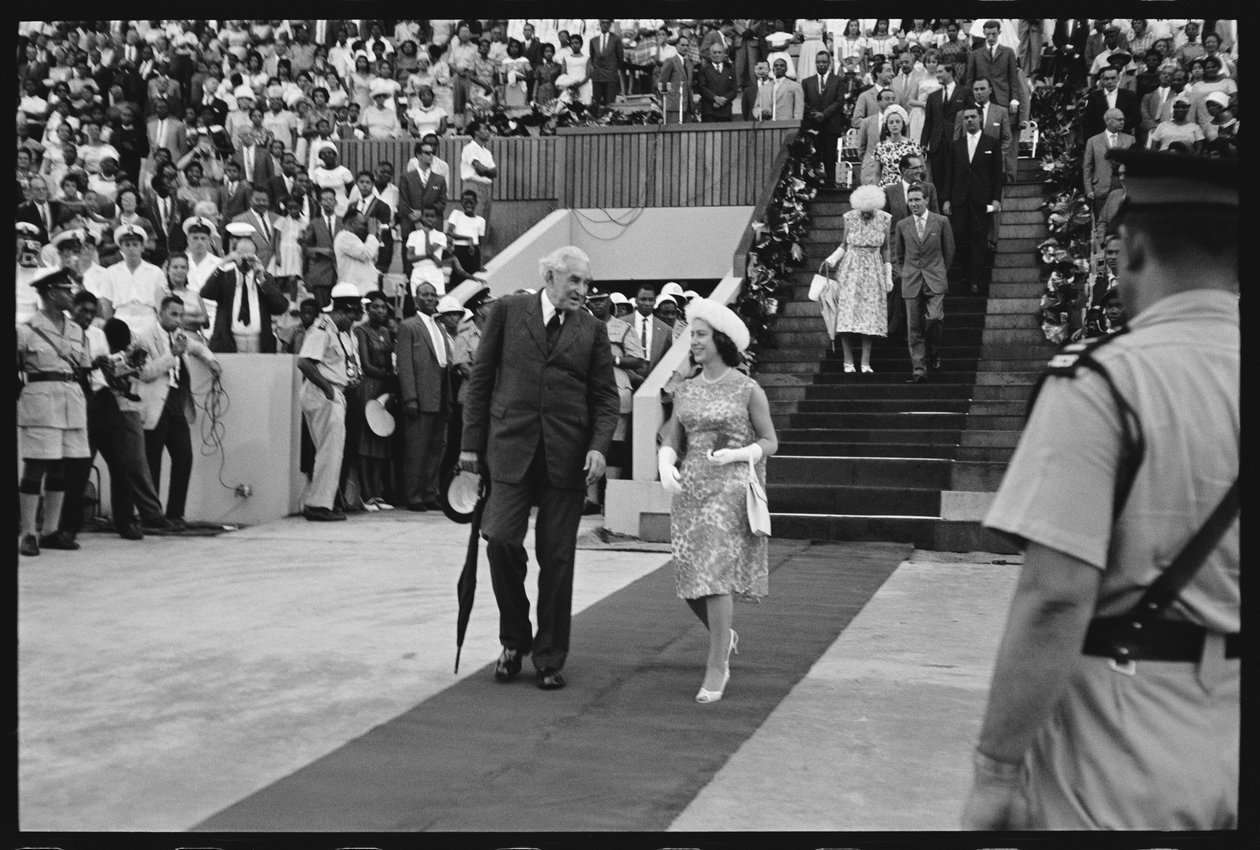 Księżniczka Margaret i premier Bustamante świętują niepodległość Jamajki 1962 (zdjęcie czarno-białe) autorstwa Orlando Suero