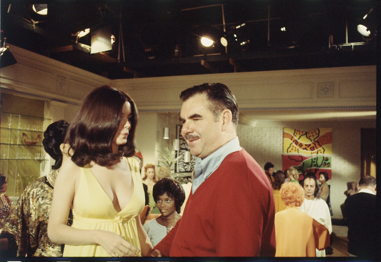 Russ Meyer i obsada na planie „Beyond the Valley of the Dolls”, 1970 (zdjęcie) autorstwa Orlando Suero