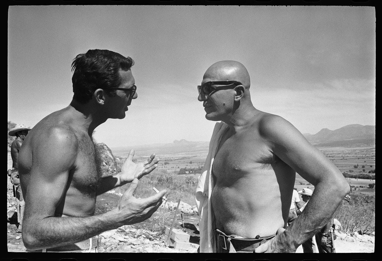 Sydney Pollack i Telly Savalas na planie „The Scalphunters” autorstwa Orlando Suero