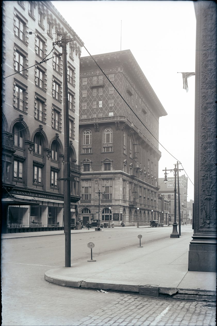 Missouri Athletic Club, z Fourth Street. maj 1921 autorstwa Oscar C. Kuehn
