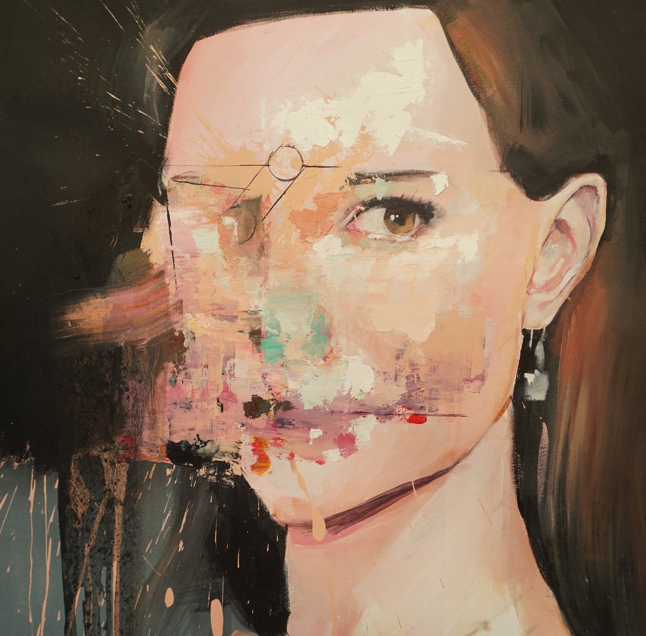Zniekształcona Natalie Portman, 2019-25 (akryl, pastel i olej na płótnie) autorstwa Oscar Nin