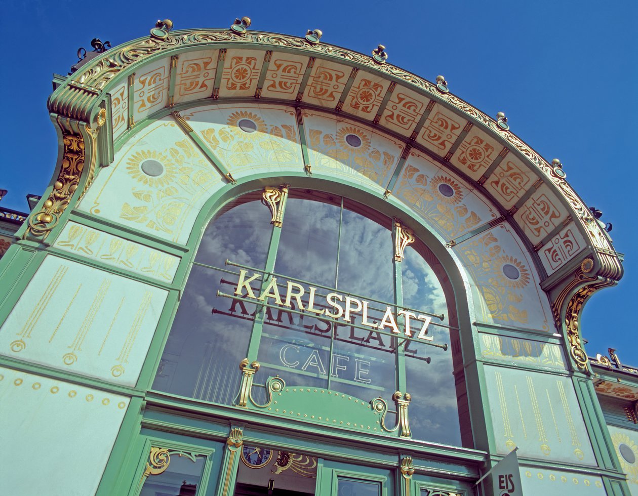 Widok na Karlsplatz Stadtbahn autorstwa Otto Wagner
