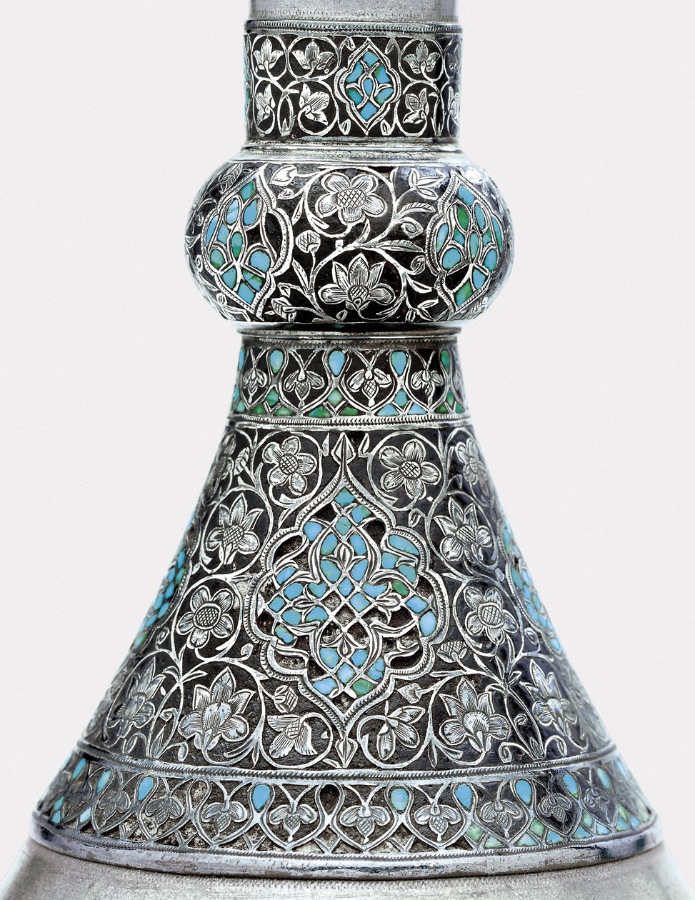 Szczegół osmańskiej turkusowej butelki cynkowej w oprawie ze srebra (turkus, cynk, srebro) autorstwa Ottoman School