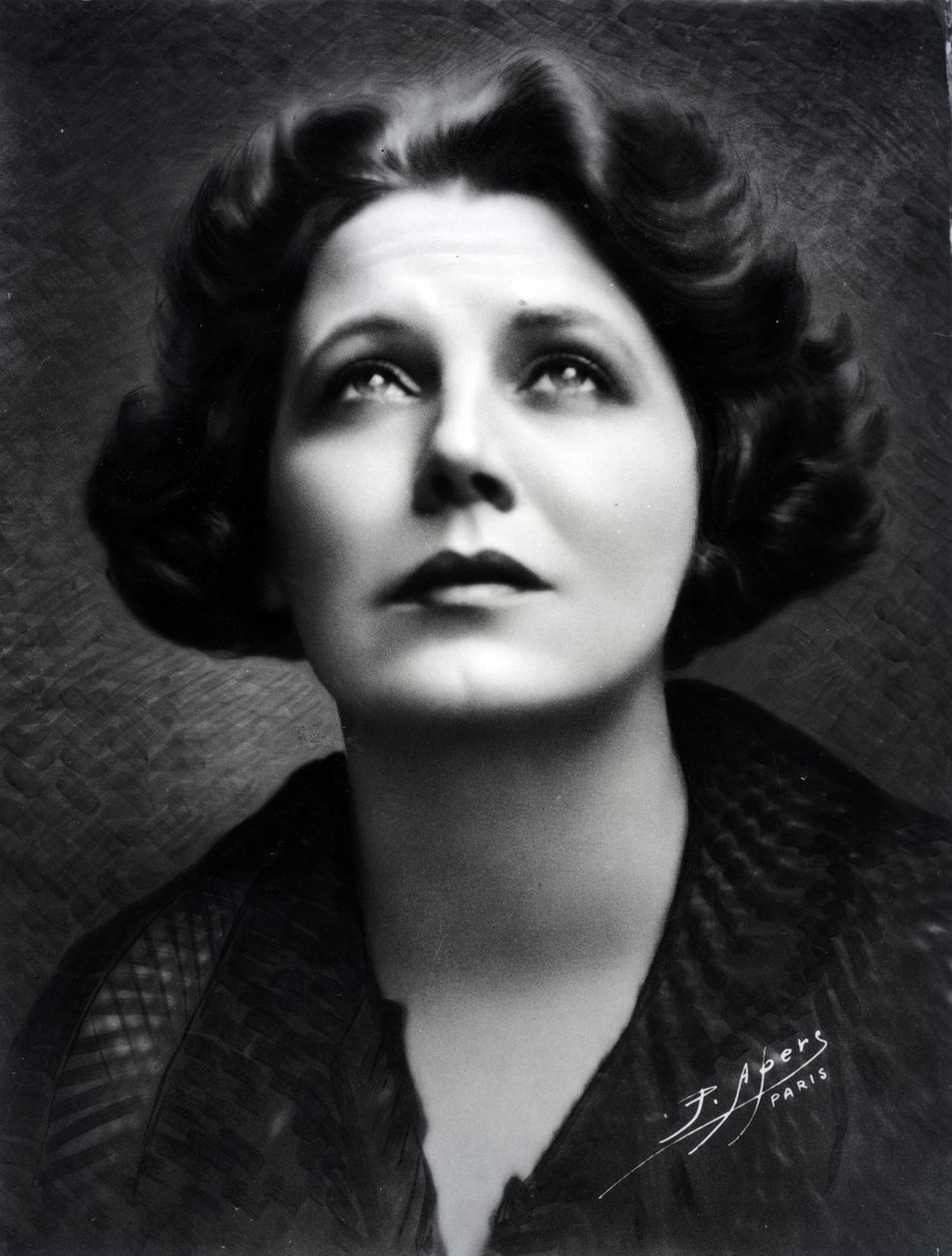Portret Damii (1889-1978) autorstwa P. Apers