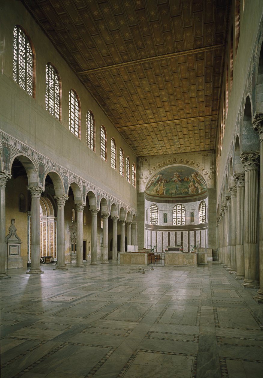 Widok wnętrza kościoła św Sabiny, nawy głównej, ufundowany w V wieku autorstwa Paleo Christian
