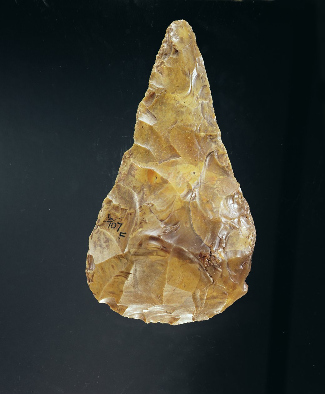 Aszelski topór ręczny autorstwa Paleolithic