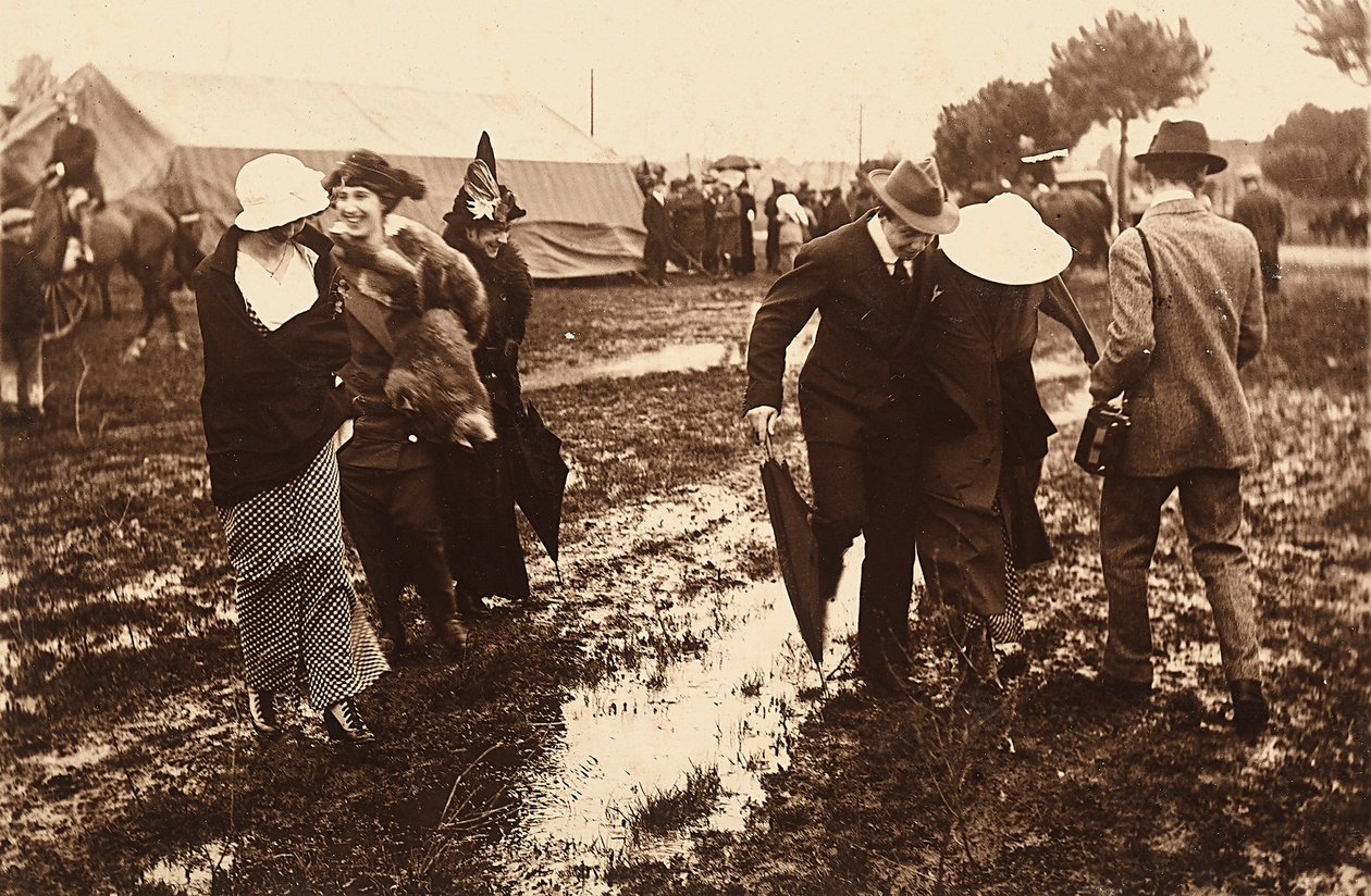 Goście na uroczystościach polowania na lisy w Capannelle pod Rzymem, 22.02.1915 (zdjęcie czarno-białe) autorstwa Paolo Lucchesi
