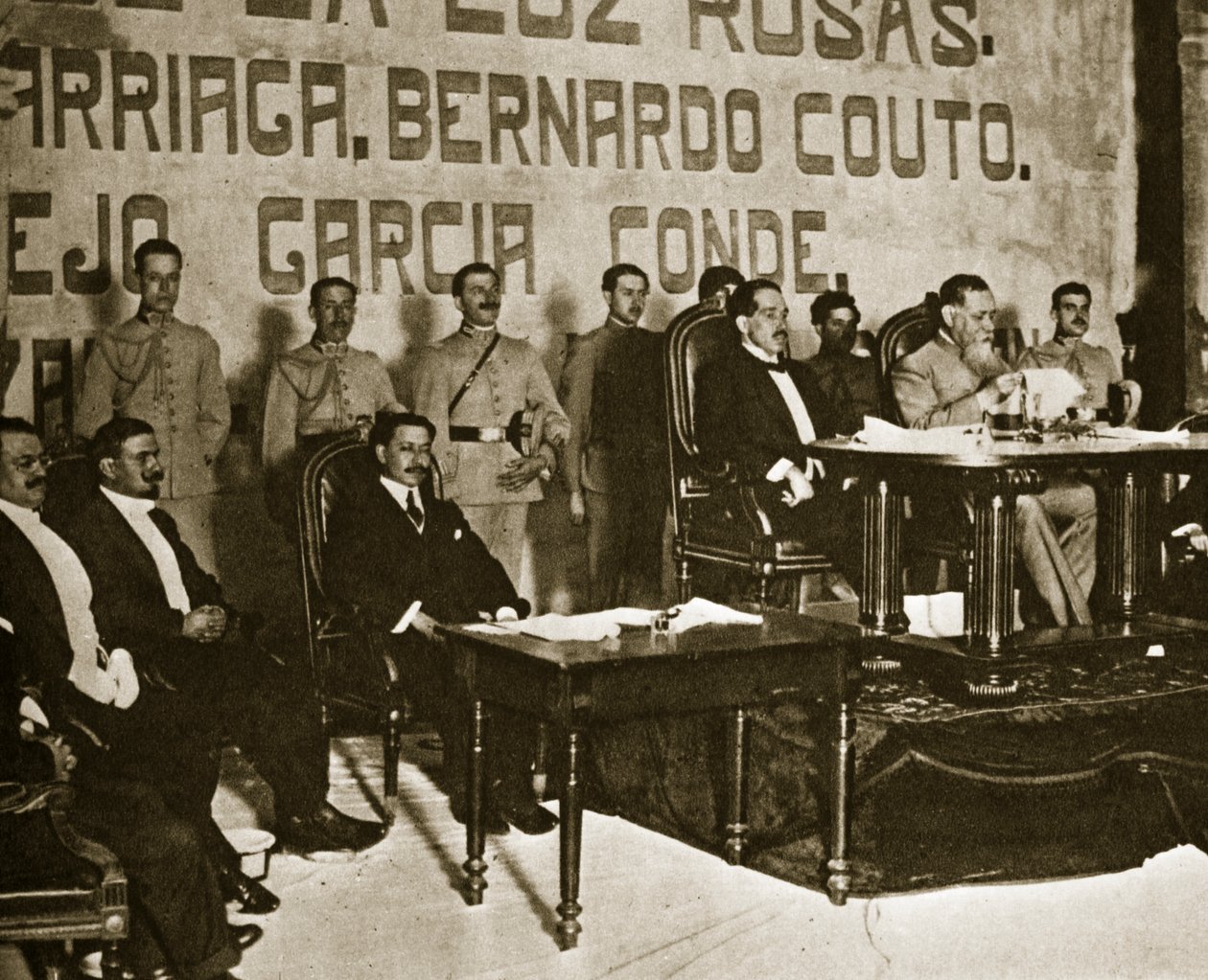 Venustiano Carranza na konwencji w Queretaro, grudzień 1917 r. autorstwa Paul Thompson