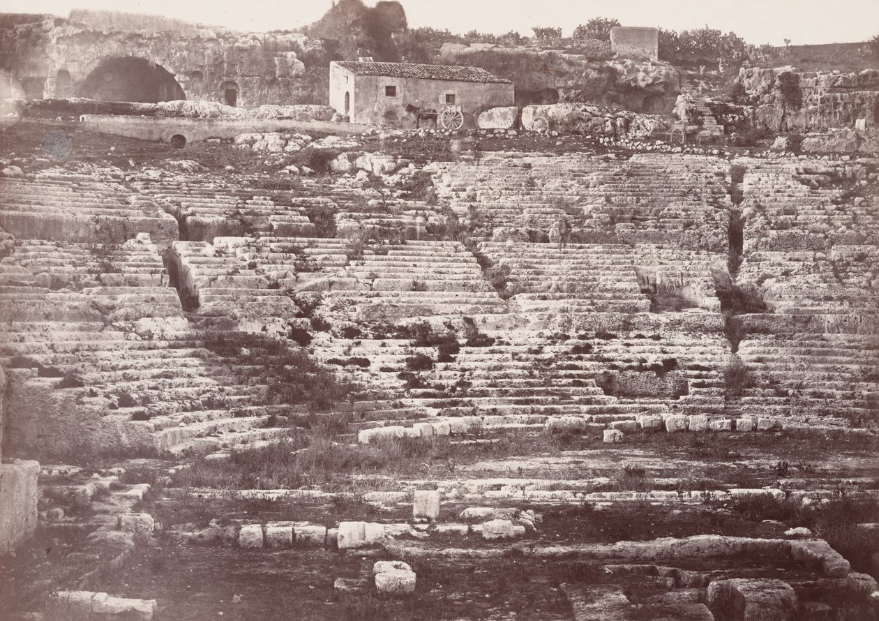 Theatre de Syracuse (Amfiteatr w Syrakuzach), 1865 (zdjęcie) autorstwa Paul Berthier