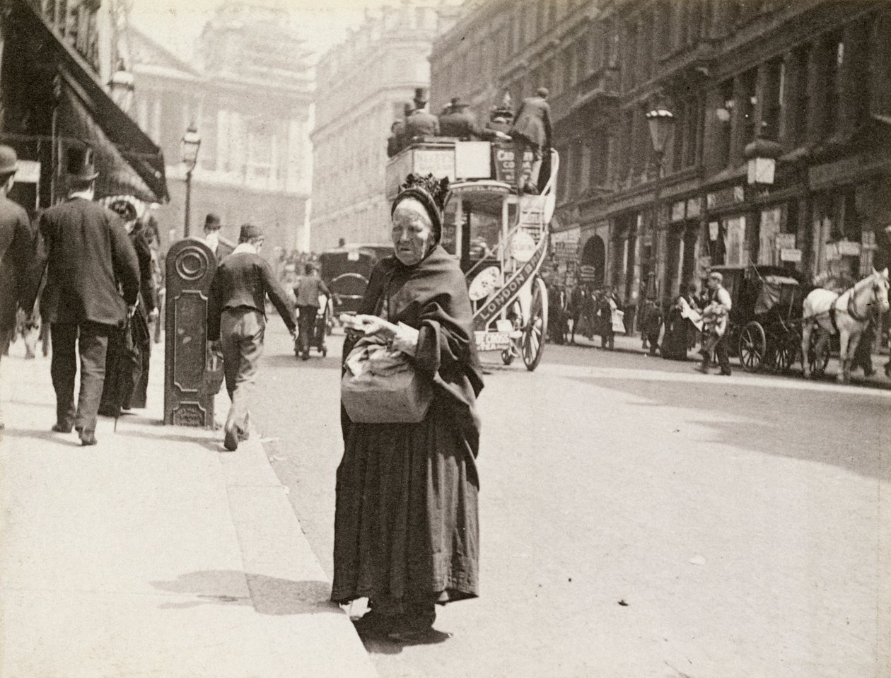 Sprzedawca zapałek, Ludgate Hill, Londyn, 1893 autorstwa Paul Martin