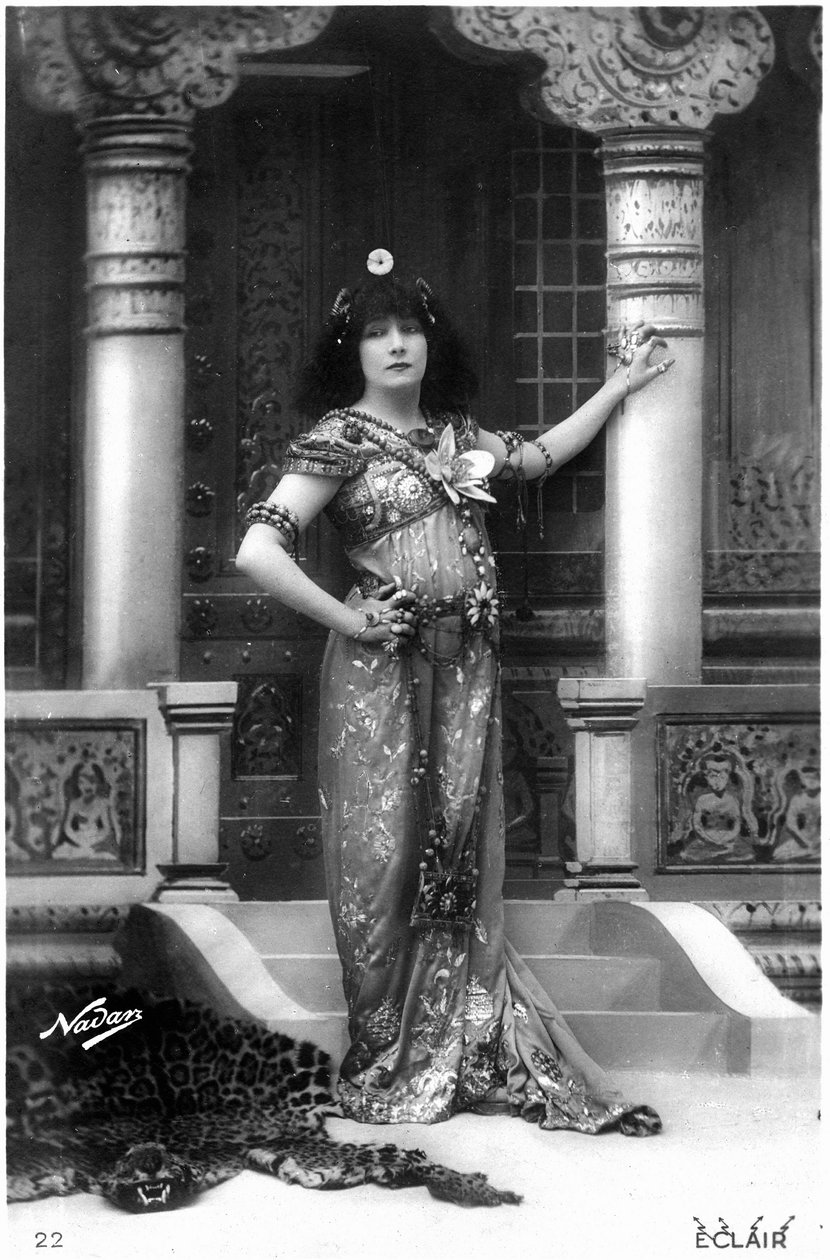 Henriette Rosine Bernard aka Sarah Bernhardt (1844-1923) jako Izëyl, pocztówka autorstwa Paul Nadar