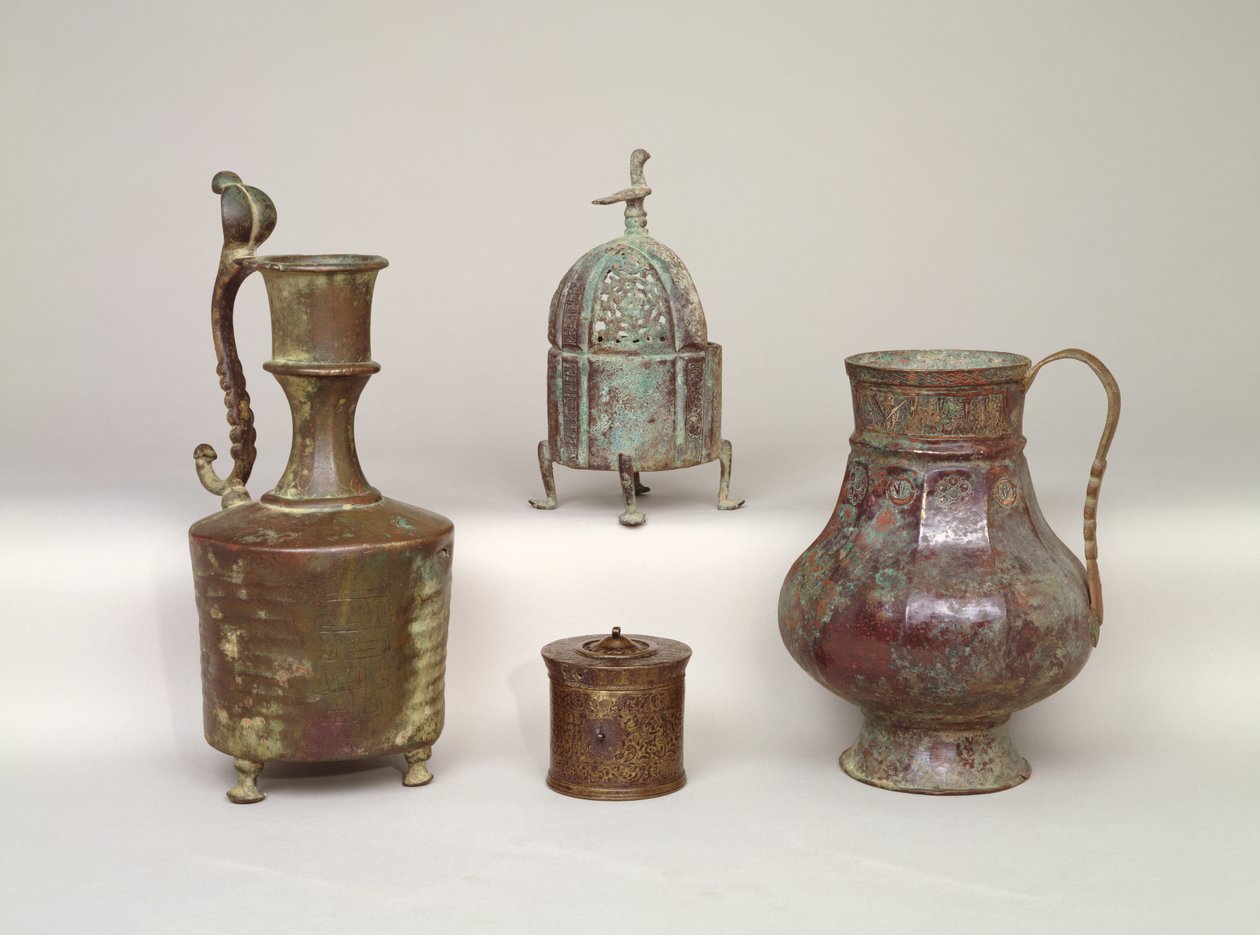 Censer, ewer, kałamarz i dzban z XII-XIII w. (brąz) autorstwa Persian School