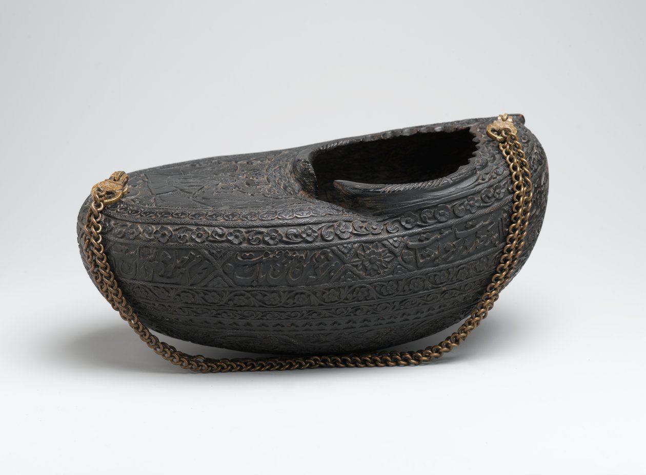 Kashkul, czyli miska żebraków, z portretem derwiszów i konnego sokolnika, Iran, 1880 (coco de mer shell & chain) autorstwa Persian School