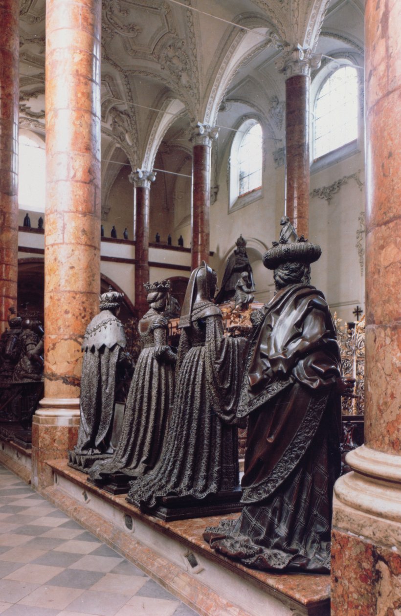 Grób Maksymiliana I (1459-1519) widok czterech brązowych figur żałobników, prawdopodobnie przodków, krewnych lub rówieśników, wzór przypisywany Gilgowi Sesselschreibera autorstwa Peter (workshop of) Vischer