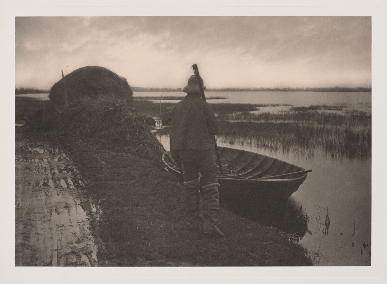 Człowiek z mokradeł idący ciąć trzcinową ściółkę, z Życia i krajobrazu na Norfolk Broads autorstwa Peter Henry Emerson