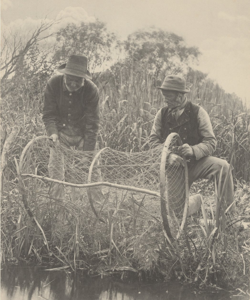 Ustawianie sieci łuczniczej, 1886 r. (zdjęcie) autorstwa Peter Henry Emerson